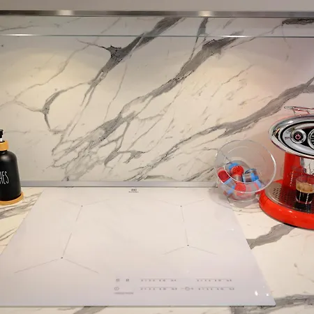 Apartment Mascarella - Elegante Design Con Patio Nel Centro Storico *