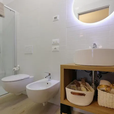 Mascarella - Elegante Design Con Patio Nel Centro Storico * Bologna