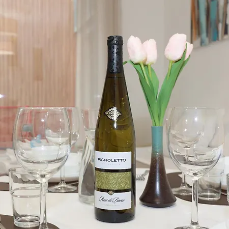 Apartment Mascarella - Elegante Design Con Patio Nel Centro Storico