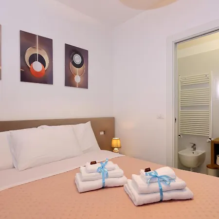 Mascarella - Elegante Design Con Patio Nel Centro Storico Apartment Bologna