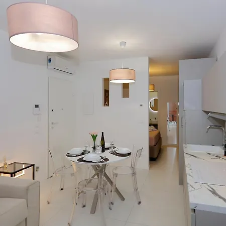 Mascarella - Elegante Design Con Patio Nel Centro Storico *