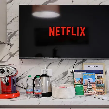 Mascarella - Elegante Design Con Patio Nel Centro Storico Bolonya