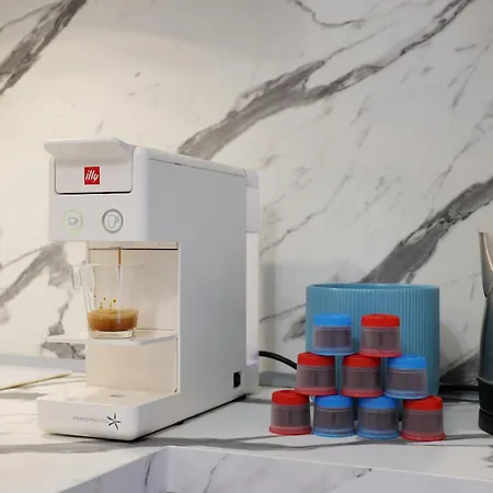 Mascarella - Elegante Design Con Patio Nel Centro Storico