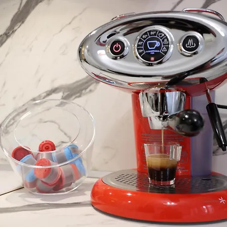 アパート Mascarella - Elegante Design Con Patio Nel Centro Storico