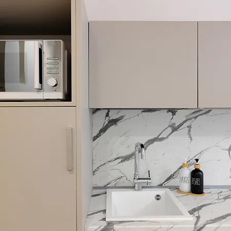 Mascarella - Elegante Design Con Patio Nel Centro Storico דירה בולוניה