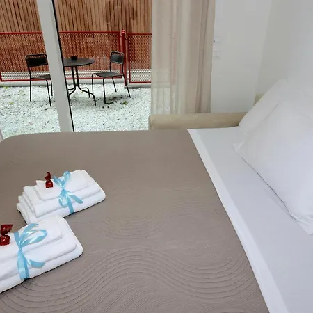 Διαμέρισμα Mascarella - Elegante Design Con Patio Nel Centro Storico *