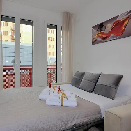 Mascarella - Elegante Design Con Patio Nel Centro Storico דירה