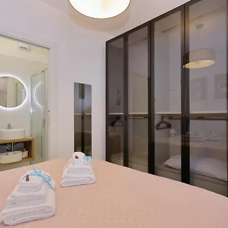 Mascarella - Elegante Design Con Patio Nel Centro Storico * בולוניה