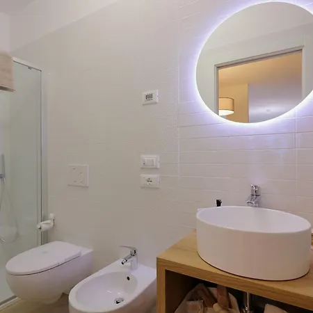 Mascarella - Elegante Design Con Patio Nel Centro Storico דירה *