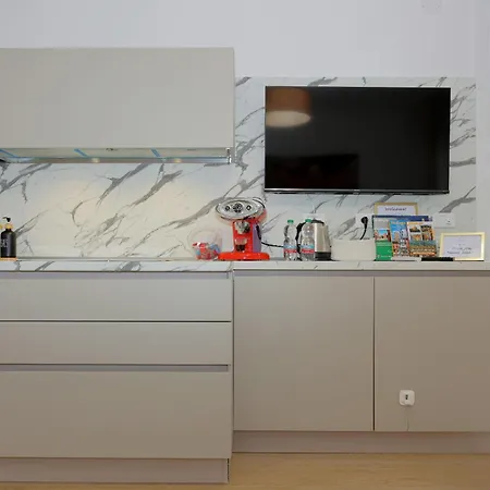 Daire Mascarella - Elegante Design Con Patio Nel Centro Storico *