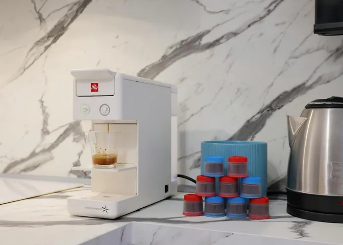 Mascarella - Elegante Design Con Patio Nel Centro Storico