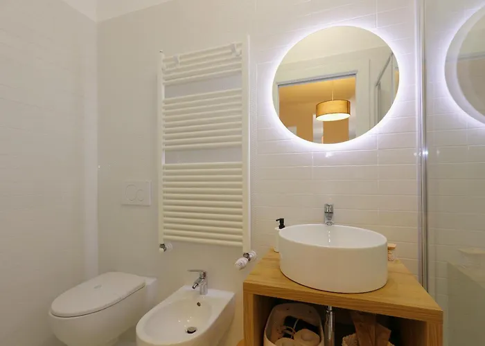 شقة Mascarella - Elegante Design Con Patio Nel Centro Storico بولونيا