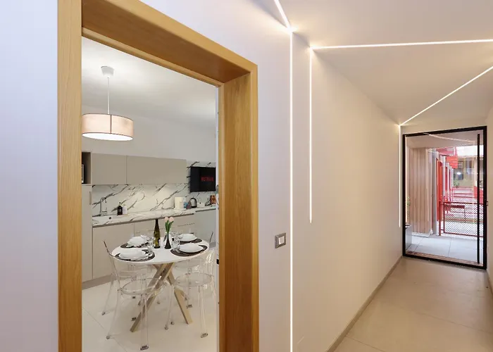 Mascarella - Elegante Design Con Patio Nel Centro Storico * بولونيا