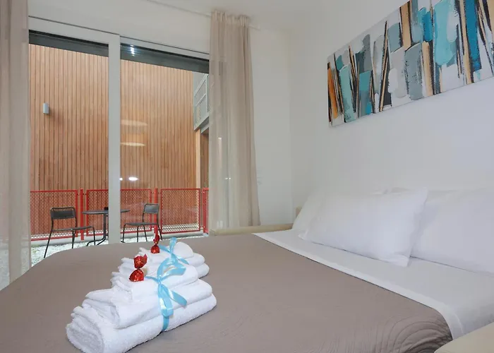 Mascarella - Elegante Design Con Patio Nel Centro Storico بولونيا