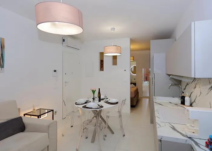 Mascarella - Elegante Design Con Patio Nel Centro Storico *