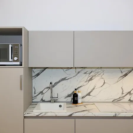 Lägenhet Mascarella - Elegante Design Con Patio Nel Centro Storico Bologna