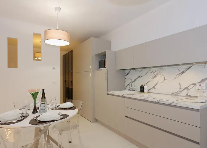 Lägenhet Mascarella - Elegante Design Con Patio Nel Centro Storico *