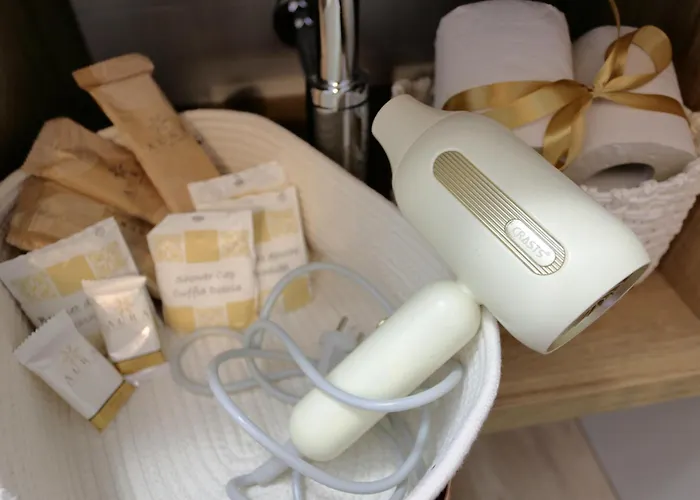 Lägenhet Mascarella - Elegante Design Con Patio Nel Centro Storico Bologna